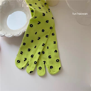 亮绿色 一款 数字分趾袜wa真 超有设计感 二指袜 超百搭 谁懂啊