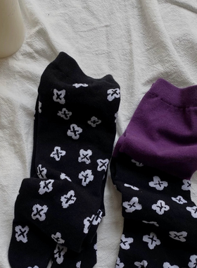 紫色小花分趾袜好有春日气息～二趾袜新大陆！爱不释脚，美炸了