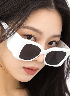 Rose同款白色粗框宽腿太阳墨镜女