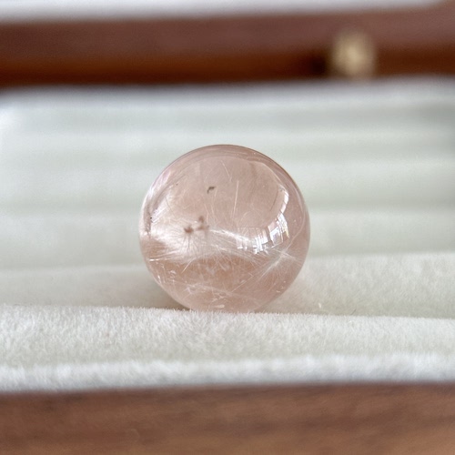 天然水晶·净体异象猫眼蜜桃粉炸花兔毛水晶珠｜11.7mm