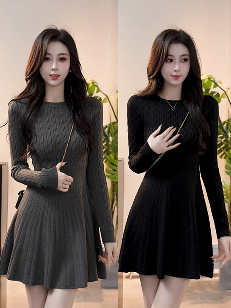 针织连衣裙子女秋季2025年新款超火早秋韩系气质穿搭一整套高级感