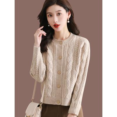 短款圆领毛衣外套女春秋季2025新款外搭上衣羊毛针织披肩小开衫