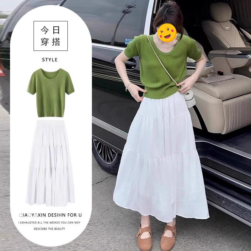 胖东来2025夏季穿搭爆款女装时尚宽松圆领针织短袖搭配白色阔板半