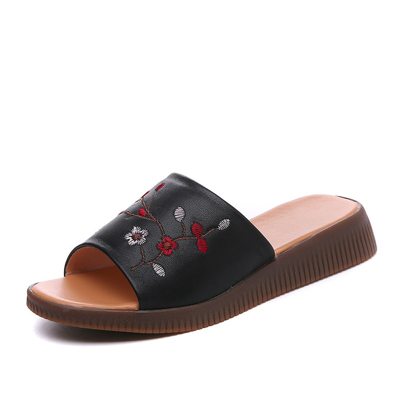 牛皮妈妈鞋女皮拖鞋夏季新款平底外穿凉鞋时尚凉拖鞋大码女凉鞋