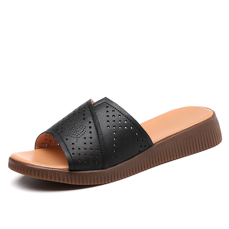 头层牛皮妈妈拖鞋女新款夏季时尚外穿凉鞋中老年平底防滑大码鞋