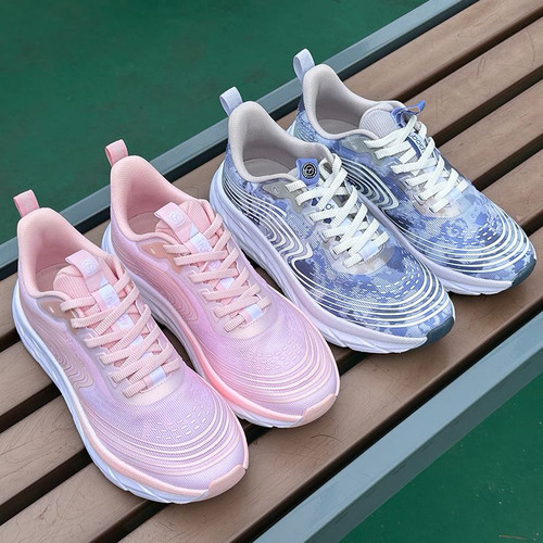 Trubody轻追风竞速夜光跑鞋新款2024透气减震缓震休闲运动跑步鞋