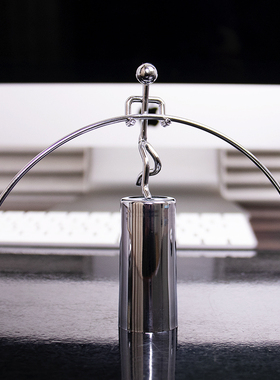 创意平衡小铁人混沌摆物理学家摆