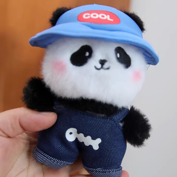 成都小熊猫挂件纪念品定制情侣玩