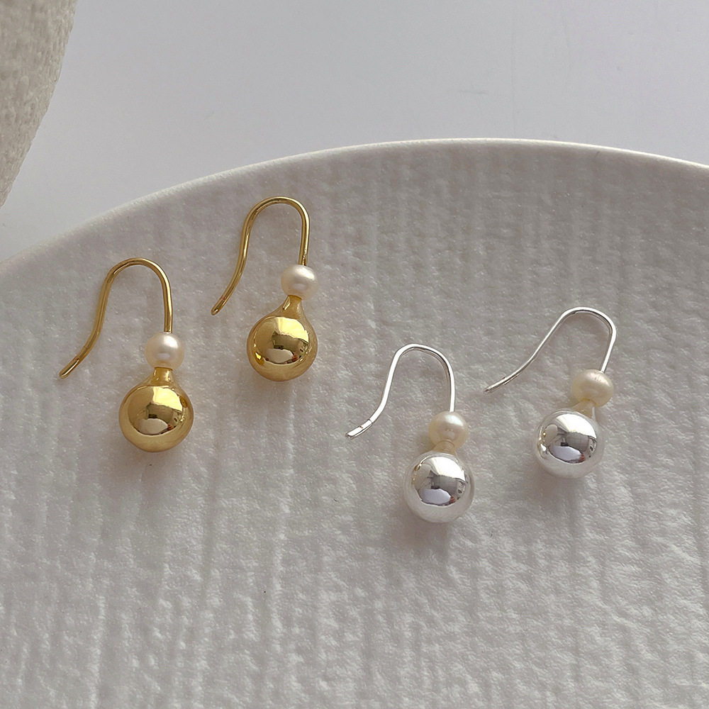 小众天然珍珠金属球球耳环女925银针简约巴洛克气质短款耳坠耳饰