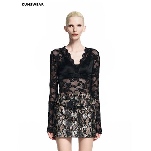 KUNSWEAR/琨丝薇尔26FA 复古性感蕾丝V领收腰拼接上衣 846004170