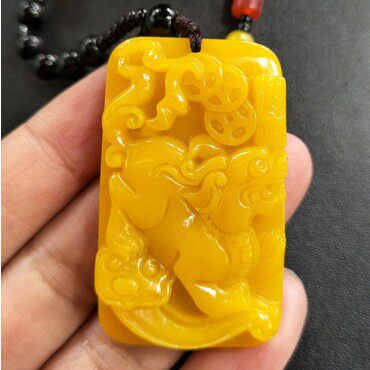 招财貔貅吊坠男女款挂件黄龙玉