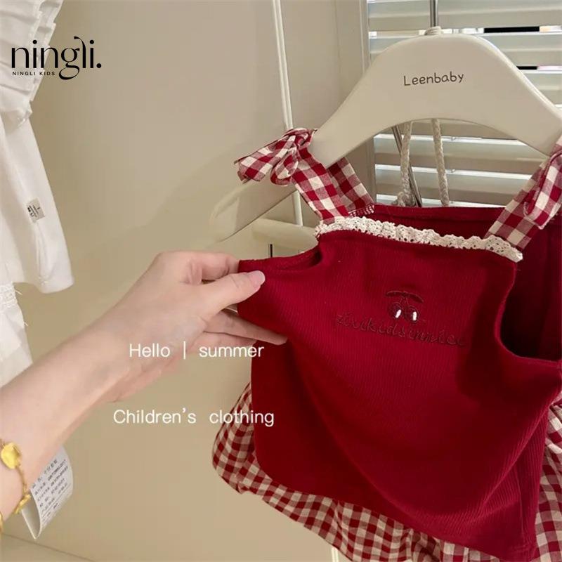 童宝宝版可爱套装中小童夏季新款洋气格子韩吊带上衣短裤两女件套