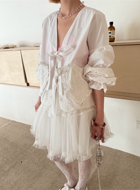 HELLOTANGO《恋恋月光》韩版镂空贴片钩花绑带衬衫25014#