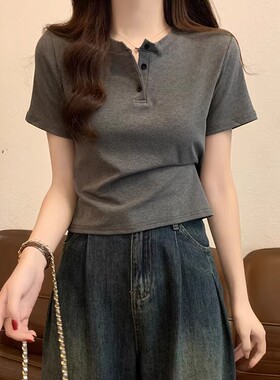 深灰色高级感正肩短袖t恤女夏季爆款半开领小衫辣妹显瘦短款上衣