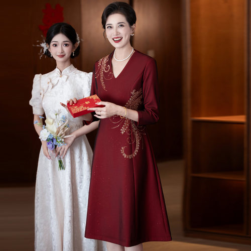 蕴佳修身中长款V领喜婆婆礼服女