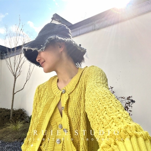 25春Jennie款显白柠檬黄花边镂空针织V领马甲背心+开衫套装