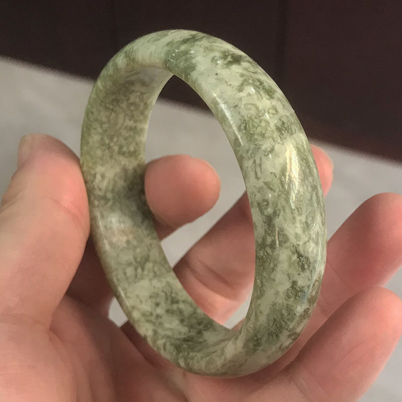 辽宁姜花玉石镯子岫岩玉时尚玉镯女士时尚饰品天然飘花岫玉手镯子