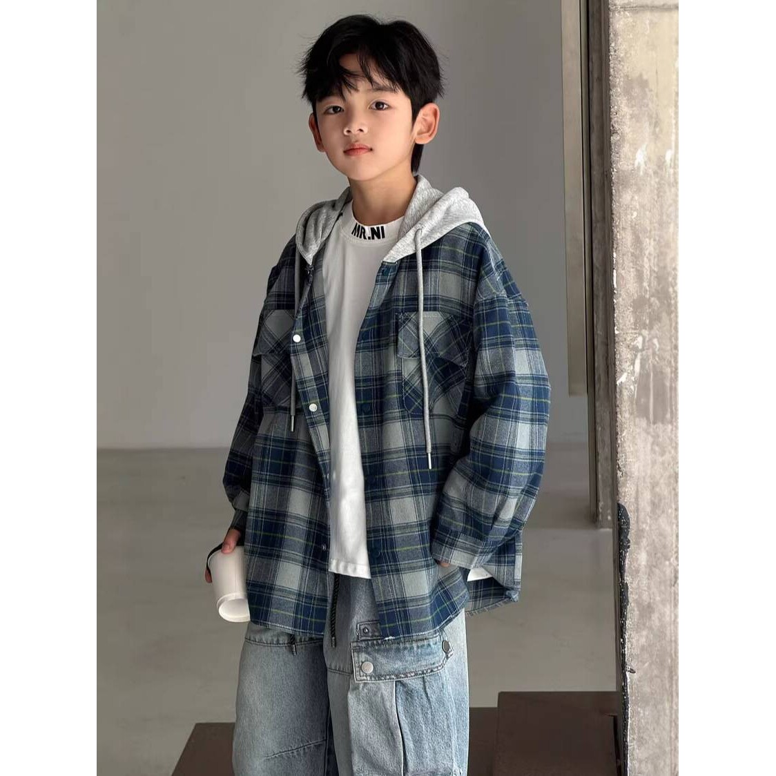 专柜品牌2026春季新款港风格子衬衫男童时尚复古长袖衬衣开衫外套
