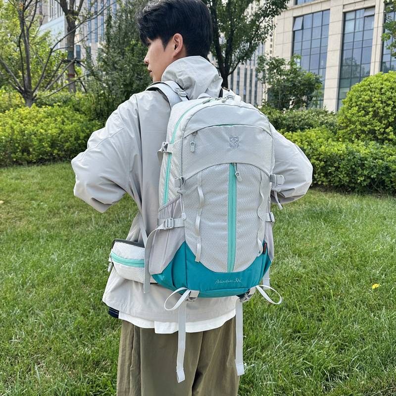 专柜户外登山包防泼水徒步旅行包露营健身越野户外包旅行双肩包