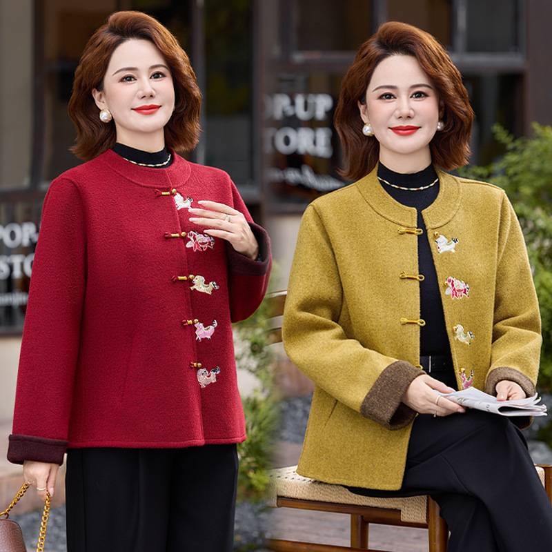 专柜新中式妈妈装毛呢外套女盘扣刺绣黄色气质端庄洋气中老年上衣