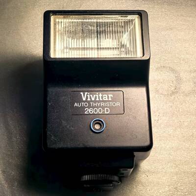 威达VIVITAR 2600D低压闪光灯，四触点闪光灯