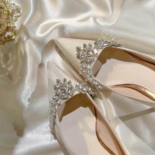 法式婚鞋主婚纱新娘鞋女秀禾两穿结婚鞋浅口高跟鞋女细跟2025新款