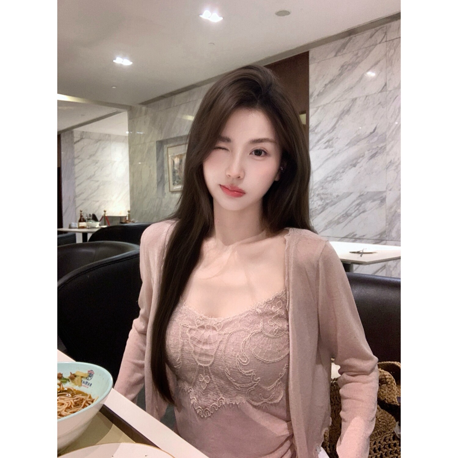 小象【纯氧小心机】精致蕾丝提花收腰吊带背心+麻感开衫套装女