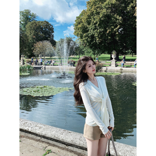 小象【氛围之神】法式交叉绑带假两件上衣羊毛混纺长袖v领针织衫