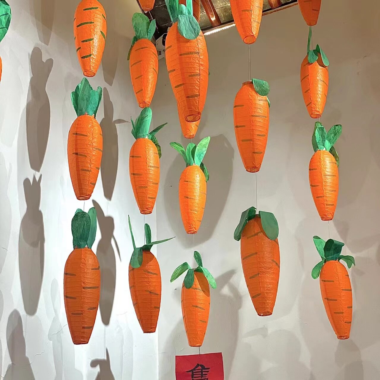 幼儿园手工diy灯笼彩色胡萝卜创意纸灯笼可折叠派对装饰摄影道具