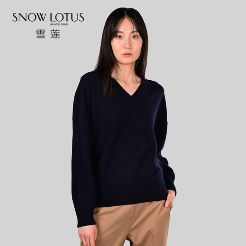 雪莲新款重缩V领女套头衫