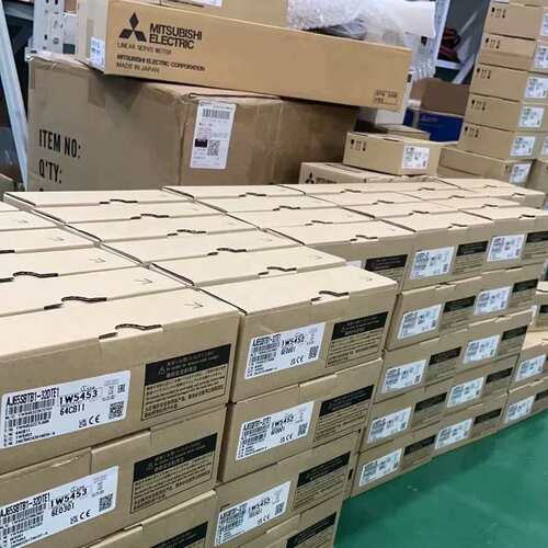 议价-mron欧姆龙R7M-A40030-S1伺服驱动电机控制马达