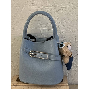 官方正品高颜值小众手提水桶包女包2026春季新款洋气休闲单肩包复