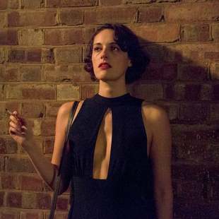 伦敦生活Fleabag同款风衣服装短袖T恤周边海报手机壳剧本台词