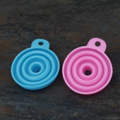 10个价随机色清货秒杀 折叠漏斗硅胶伸缩漏斗家用料油菜酒液体分装