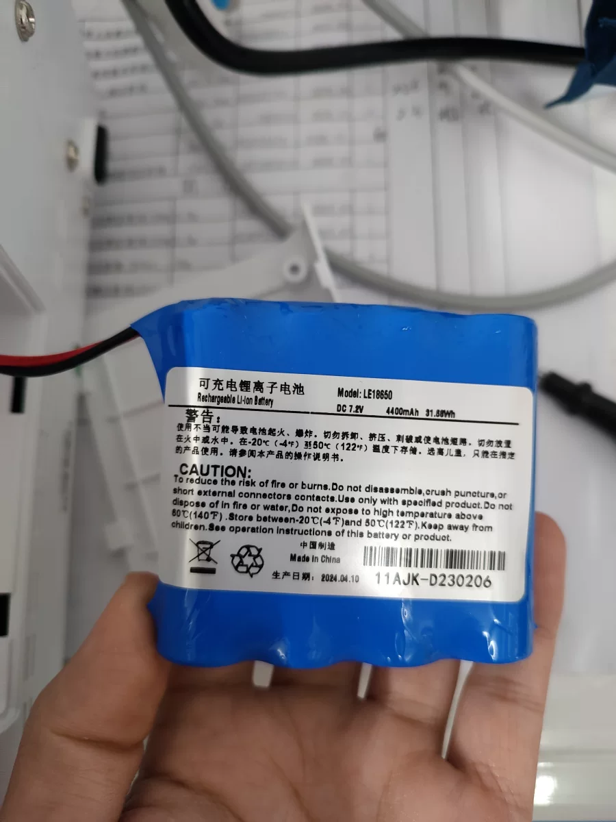 适用艾瑞康M-8000E多参数监护仪锂电池 7.2V 4400mAh充电锂电池组