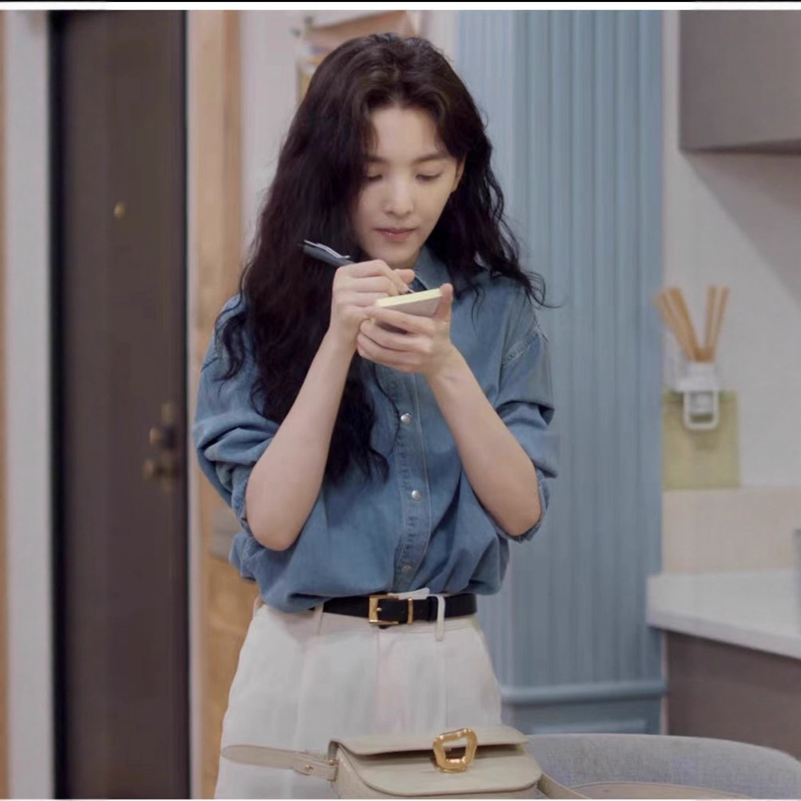 难哄张若楠温以凡同款蓝色牛仔衬衣长袖叠穿新款上衣