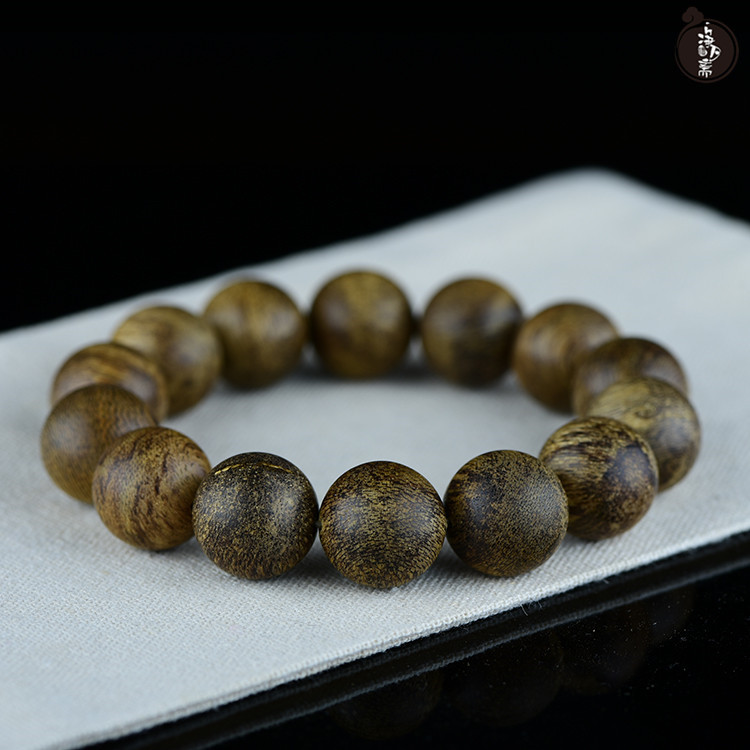 亏本特价回笼资金达拉干沉香手串