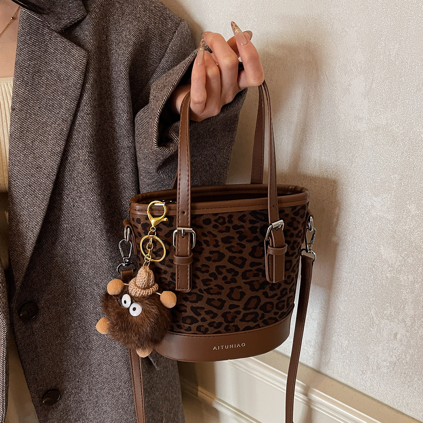 超火豹纹包包女式2025新款冬时尚百搭单肩斜挎包巨好看手提水桶包,箱包皮具/热销女包/男包,水桶包,淘宝优惠券,粉丝福利购,淘宝优惠卷