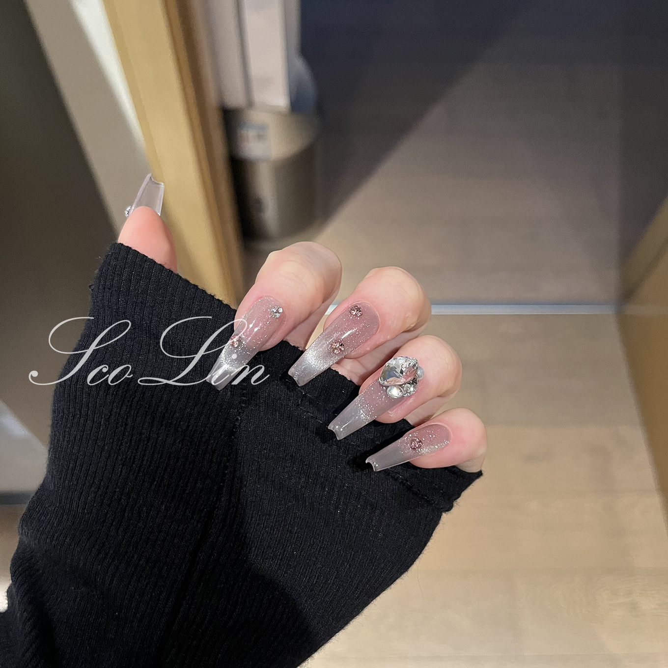 水钻尖角无痕裸色长尖甲法式猫眼