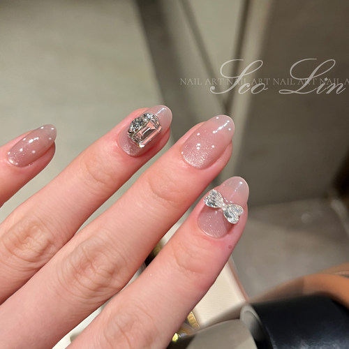 浅粉猫眼手工定制美甲短圆穿戴甲