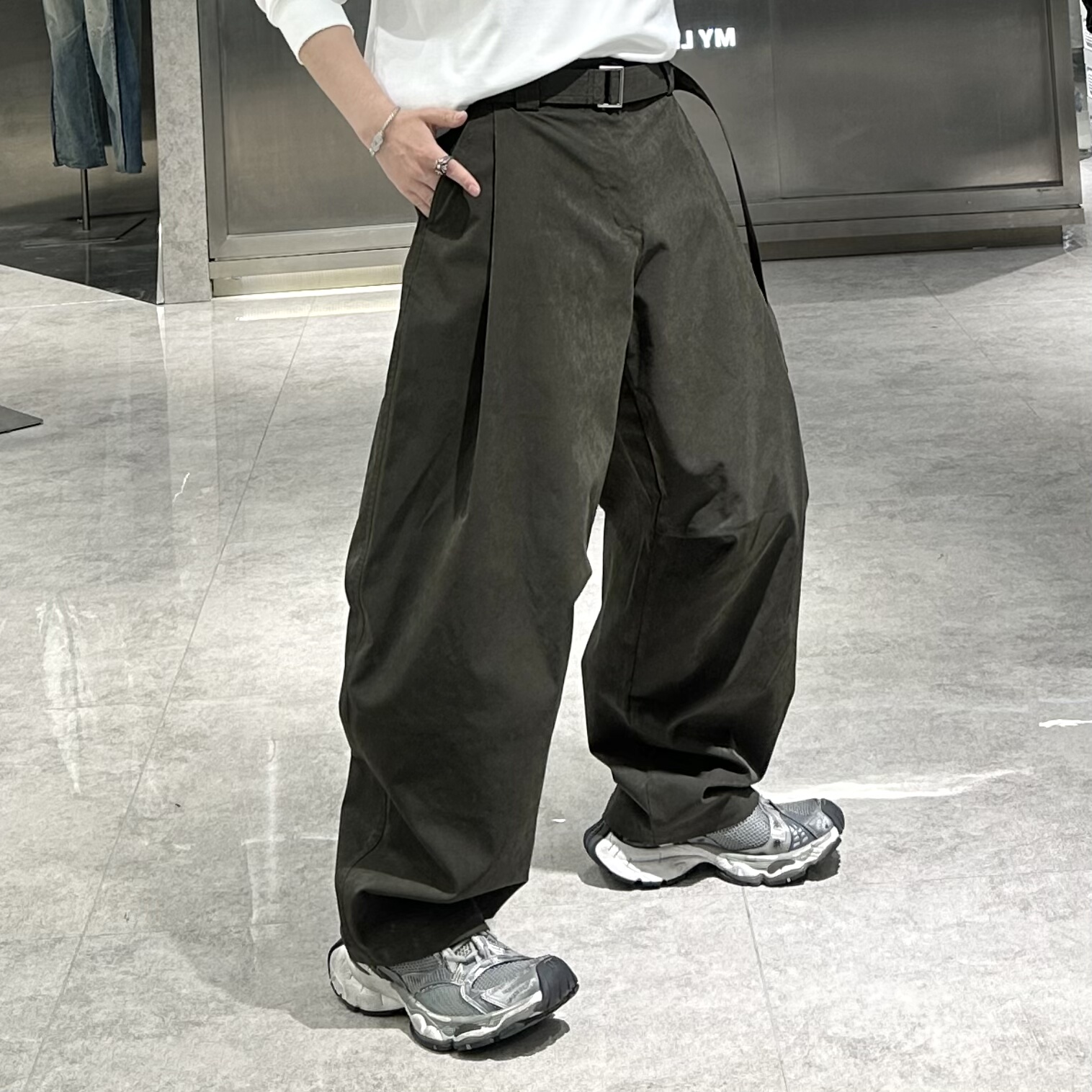 潮牌秋季直筒休闲裤男日系纯色做旧腰带宽松青年帅气弯刀阔腿裤潮