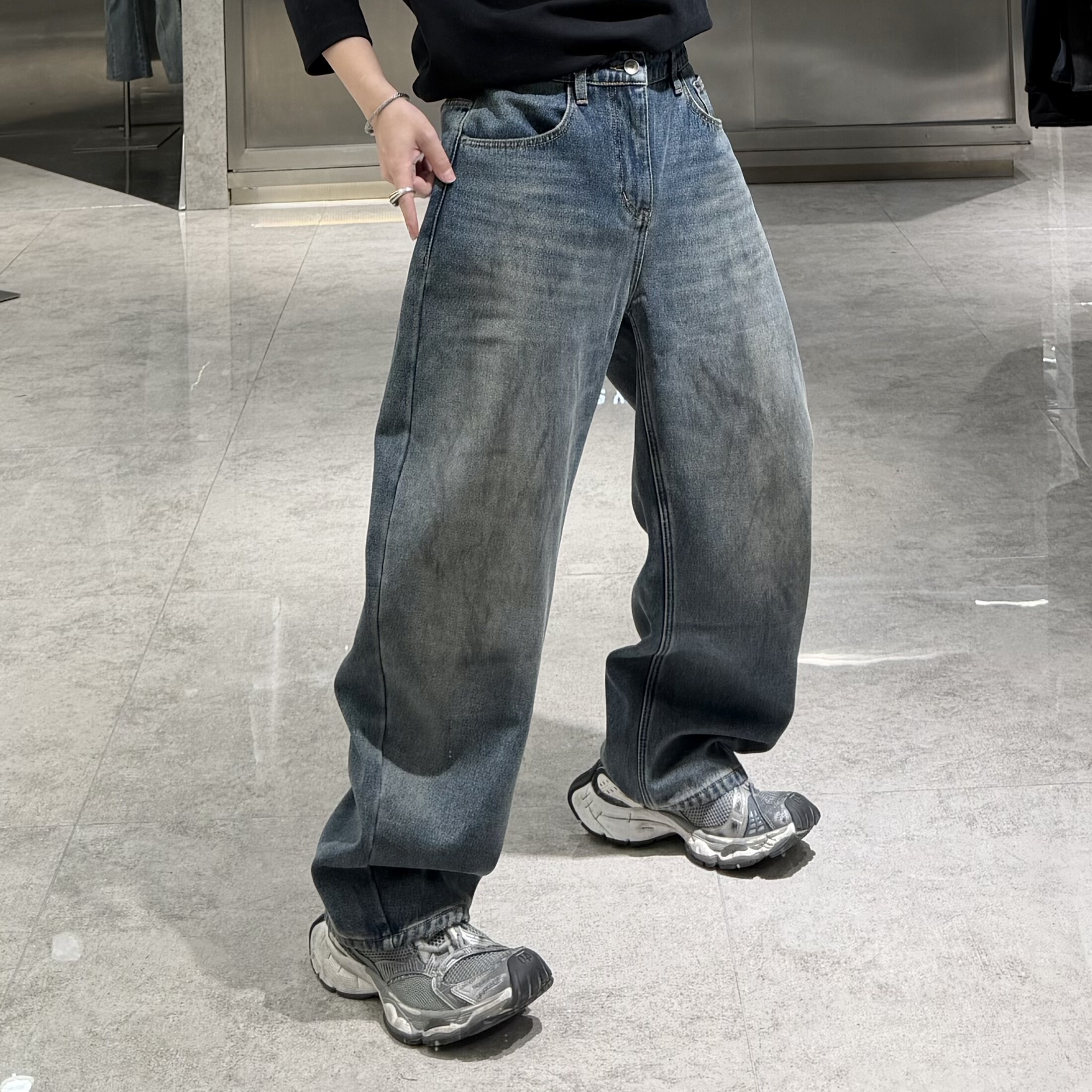 潮牌秋冬加绒直筒牛仔裤男ins韩版水洗做旧宽松青年帅气弯刀裤潮