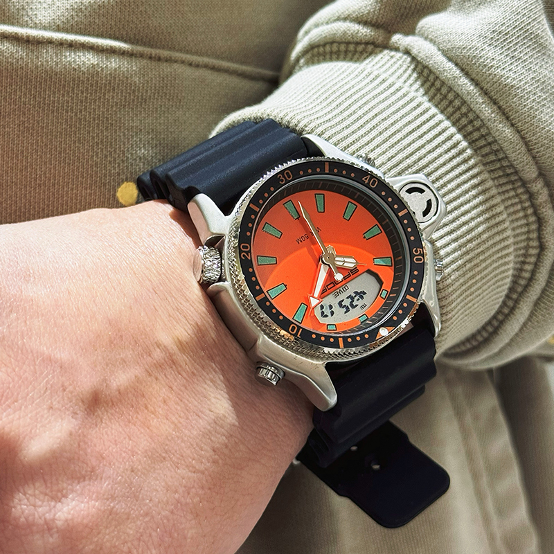 新款青少年千禧年古着vintage个性潮酷双显多功能户外运动电子表