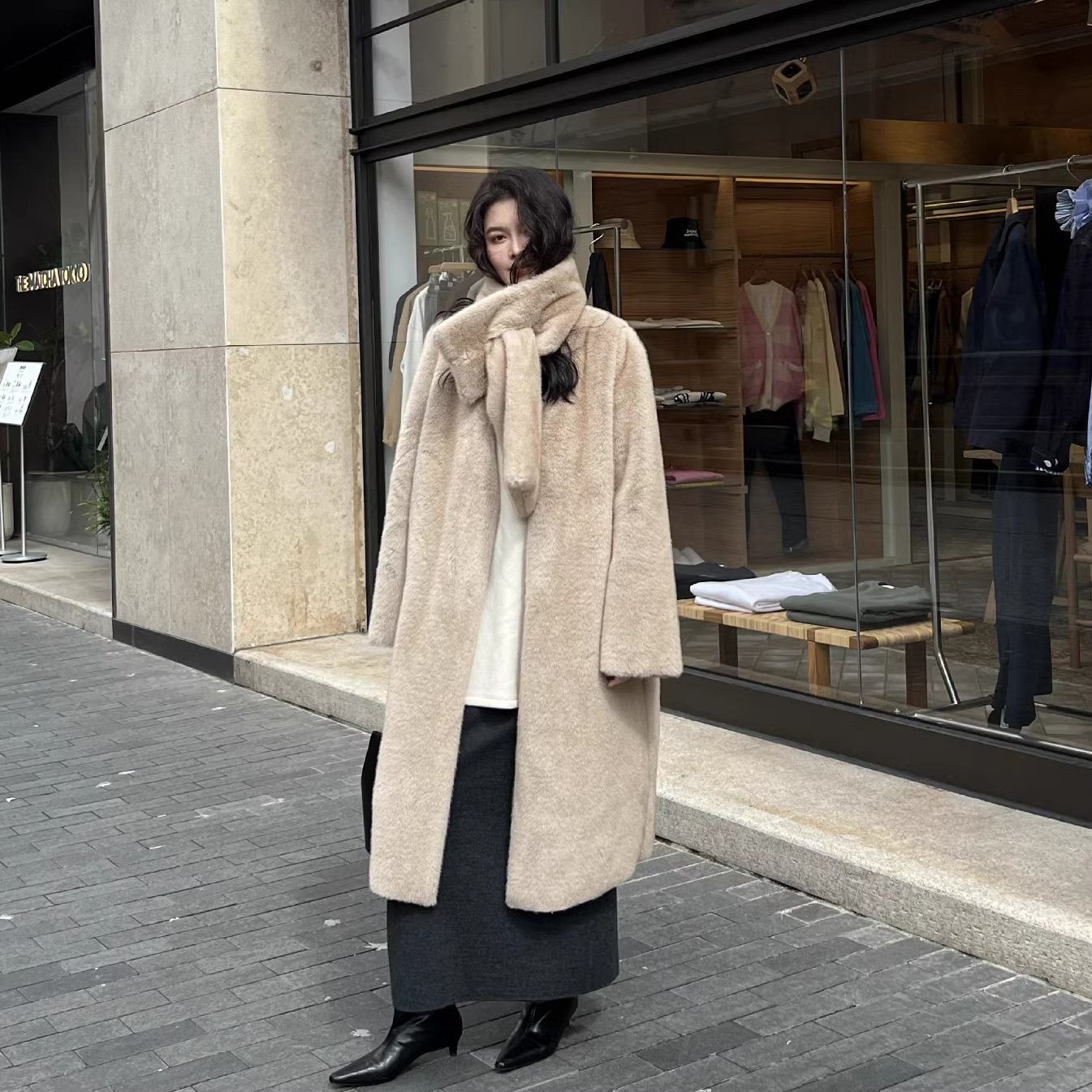 摩登197围脖款仿水貂绒毛毛外套