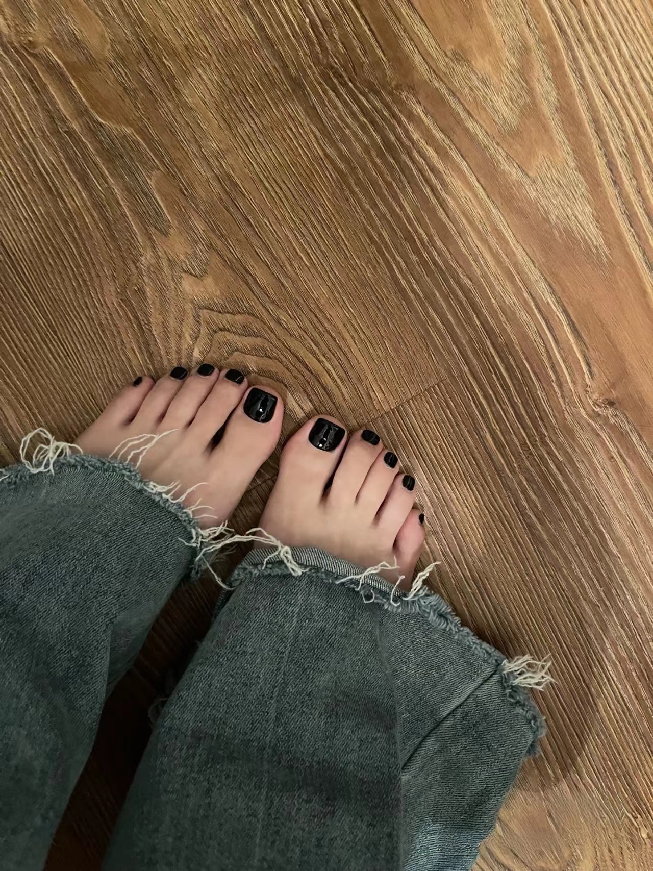 穿戴脚趾甲美甲贴片简约黑色显白