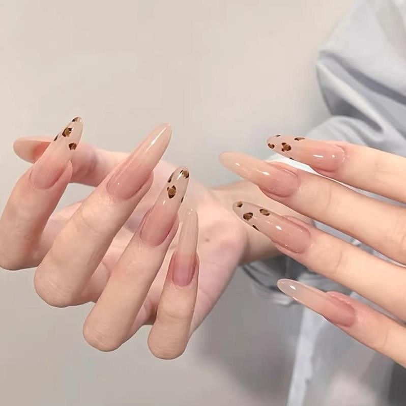 纯手工裸色豹纹秋冬美甲穿戴甲中长款2025新款轻奢高级感杏仁甲