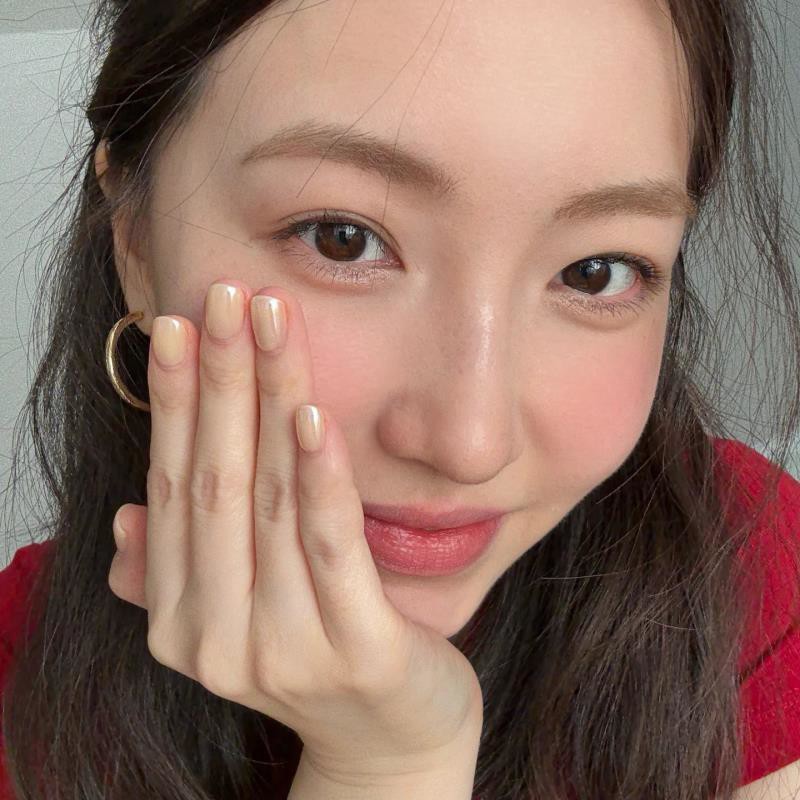 新款海莉短款穿戴甲片乳白极光美甲成品贴片春夏百搭学生孕妇甲片