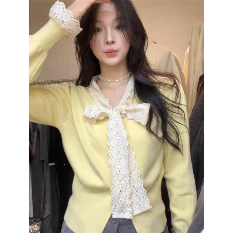 黄色蕾丝蝴蝶结V领毛衣针织衫女春秋奶呼呼穿搭甜美软糯长袖上衣