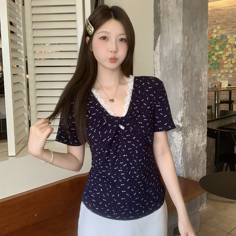 哺乳夏装外出大码碎花蕾丝拼接短袖T恤产后辣妈款显瘦喂奶期上衣