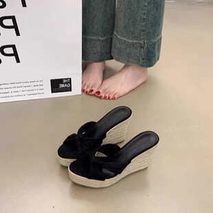 法式小个子增高鞋仙女风纽结坡跟凉拖女夏季外穿草编厚底一字凉鞋